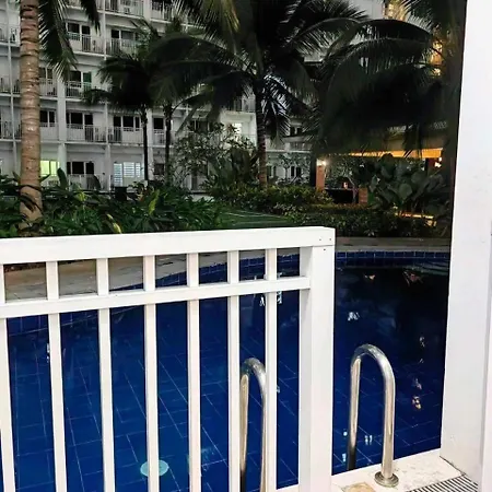Shore Residences Moa